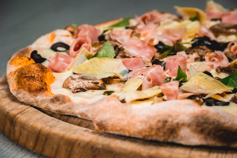 Ham and mushroom classic pizza
